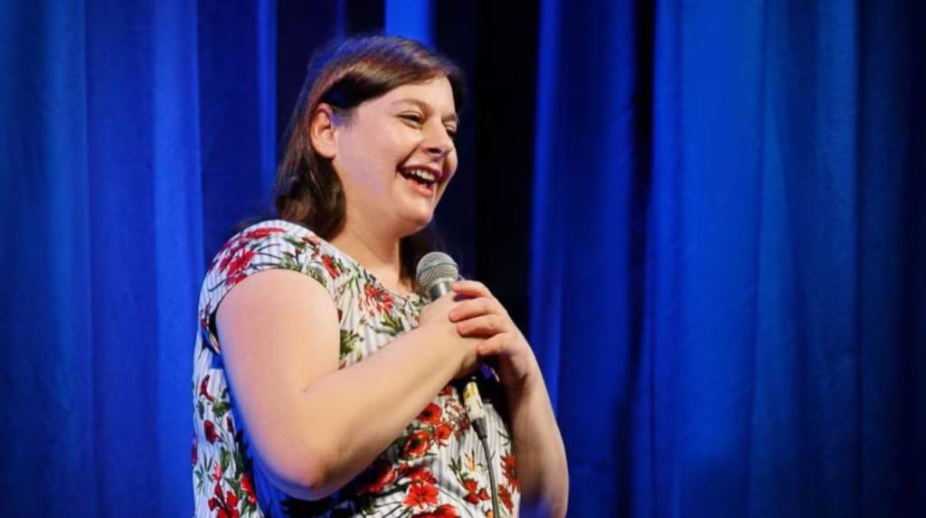 Laila Roth: el humor inteligente que llena teatros y conquista escenarios&nbsp;internacionales